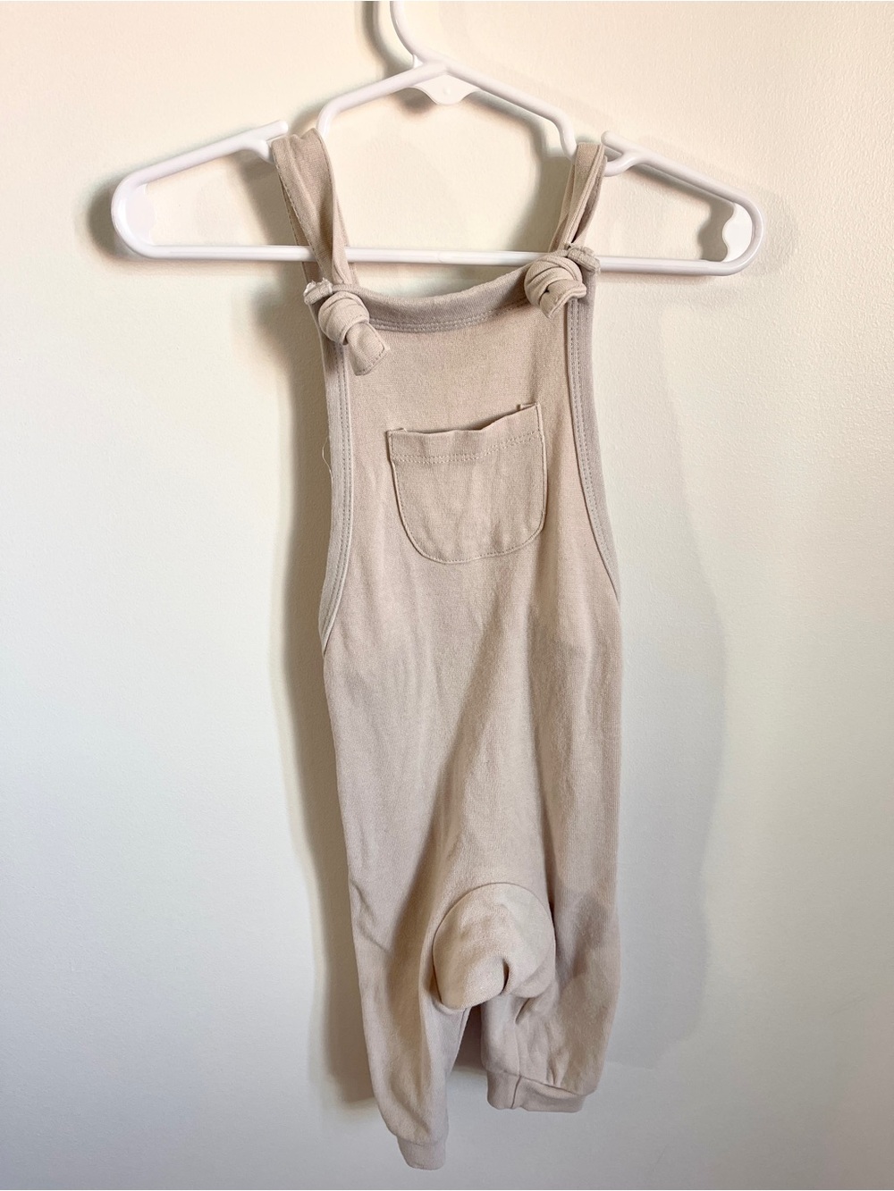 Kyte Baby Beige Bamboo Jersey Overalls 6-12M